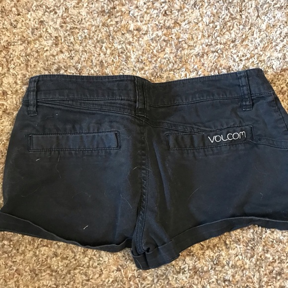 Volcom shorts - Picture 2 of 2
